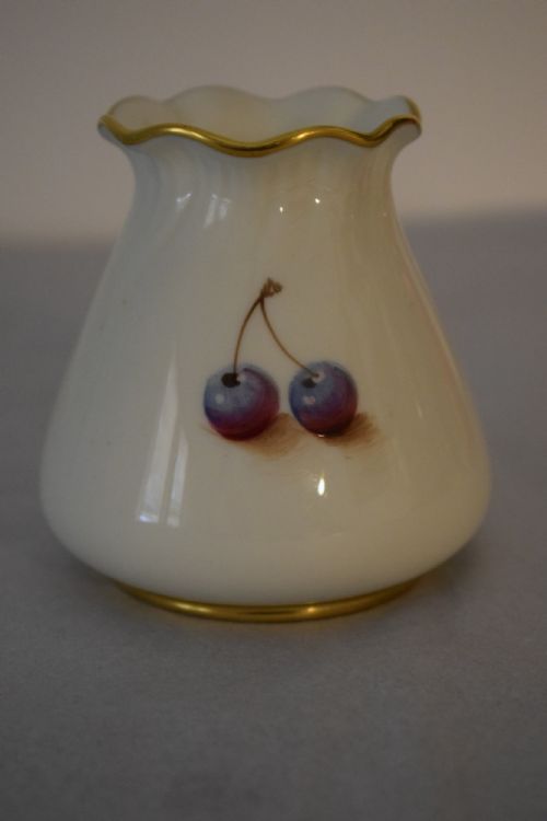 ROYAL WORCESTER PAINTED FRUIT VASE - ADDITIONAL PHOTO 1
