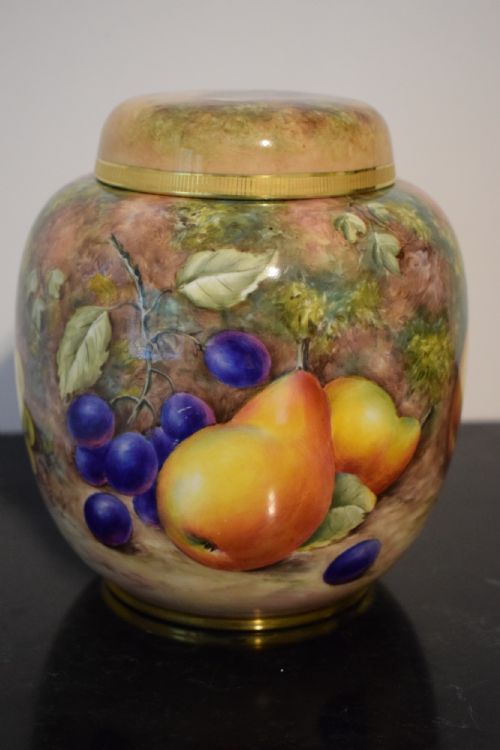 ROYA WORCESTER PAINTED FRUIT GINGER JAR AND COVER - ADDITIONAL PHOTO 1
