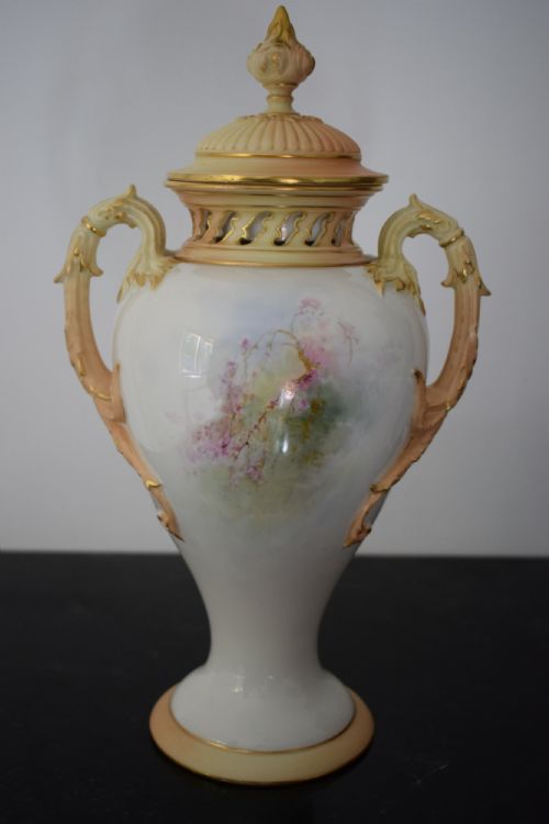 ROYAL WORCESTER ROSE JAR AND COVER SIGNED H DAVIS - ADDITIONAL PHOTO 1