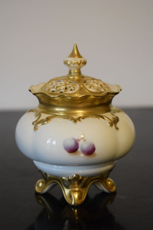 ROYAL WORCESTER PAINTED FRUIT SMALL POT POURRI VASE AND COVER - ADDITIONAL PHOTO 1