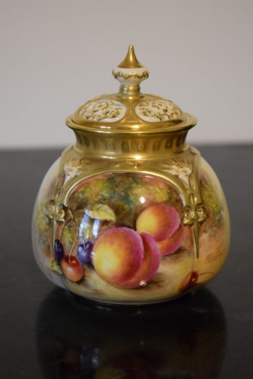 royal worcester painted fruit small pot pourri by freeman - CATEGORY: ANTIQUE CERAMICS - DATED 1960