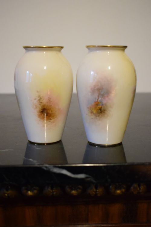 ROYAL WORCESTER PAIR OF SMALL VASES BY HARRY DAVIS - ADDITIONAL PHOTO 3