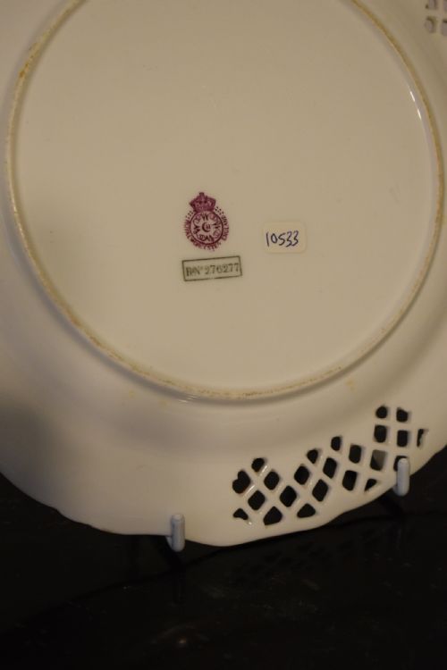 ROYAL WORCESTER PAIR OF PIERCED CABINET PLATES BY CHARLES BALDWYN - ADDITIONAL PHOTO 4