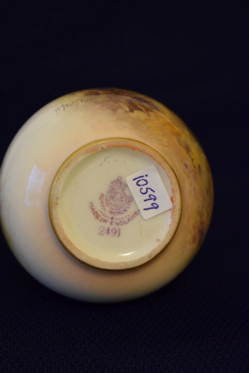 ROYAL WORCESTER VASE SIGNED H STINTON - ADDITIONAL PHOTO 4