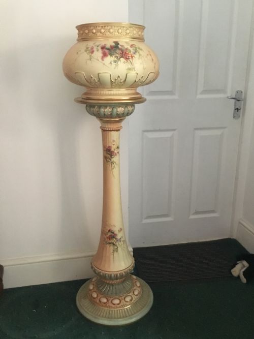 royal worcester jardiniere on stand by edward raby - CATEGORY: ANTIQUE CERAMICS - DATED 1890