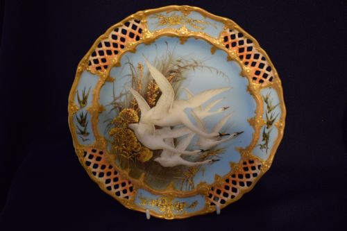 ROYAL WORCESTER PAIR OF PIERCED CABINET PLATES BY CHARLES BALDWYN - ADDITIONAL PHOTO 1