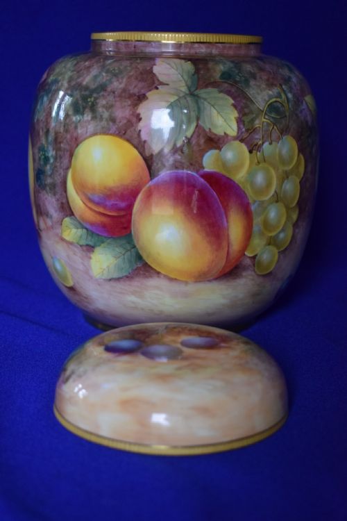 ROYAL WORCESTER PAINTED FRUIT GINGER JAR AND COVER - ADDITIONAL PHOTO 4