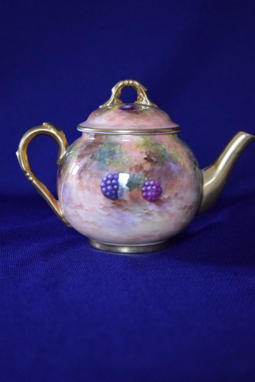 ROYAL WORCESTER PAINTED FRUIT SMALL TEA POT SIGNED H AYRTON - ADDITIONAL PHOTO 1