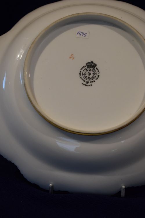 ROYAL WORCESTER PAINTED FRUIT SHELL HANDLE SERVING DISH - ADDITIONAL PHOTO 1
