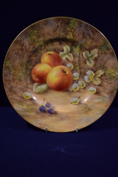royal worcester large plain edge dinner plate painted fruit - CATEGORY: ANTIQUE PLATES - DATED 1950