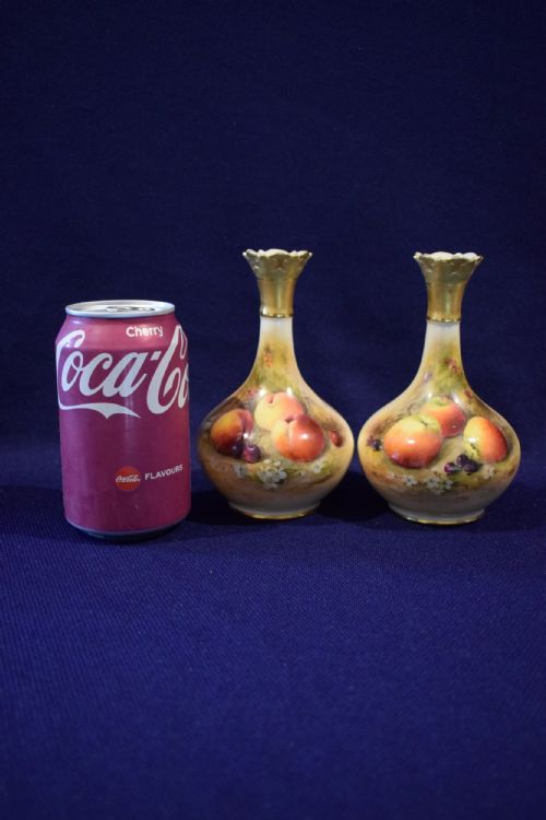 ROYAL WORCESTER PAIR OF PAINTED FRUIT VASES - ADDITIONAL PHOTO 2