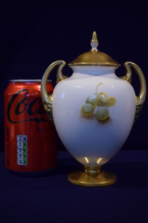 ROYAL WORCESTER PAINTS FRUIT VASE AND COVER - ADDITIONAL PHOTO 1