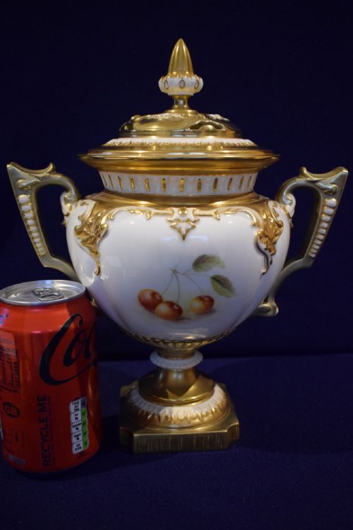 ROYAL WORCESTER PAINTED FRUIT TROPHY VASE AND COVER SIGNED H AYRTON - ADDITIONAL PHOTO 1