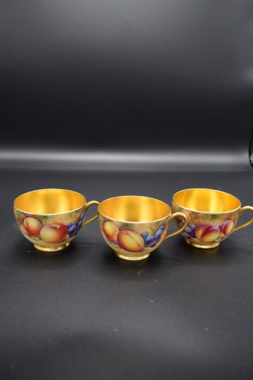 ROYAL WORCESTER PAINTED FRUIT TEA SET FOR 6 - ADDITIONAL PHOTO 7