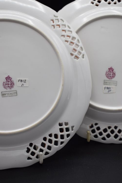 ROYAL WORCESTER PAIR OF CABINET PLATES BY C BALDWYN - ADDITIONAL PHOTO 4