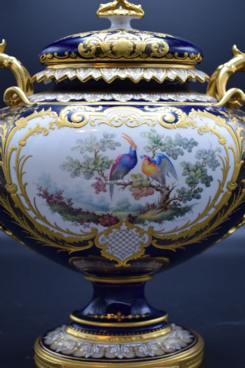 ROYAL CROWN DERBY CENTREPIECE SIGNED DARLINGTON - ADDITIONAL PHOTO 1
