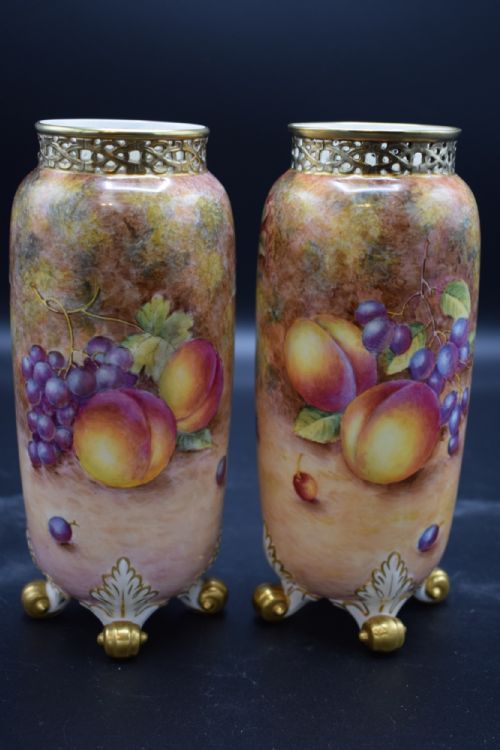 ROYAL WORCESTER PAIR OF VASES SIGNED FREEMAN - ADDITIONAL PHOTO 1