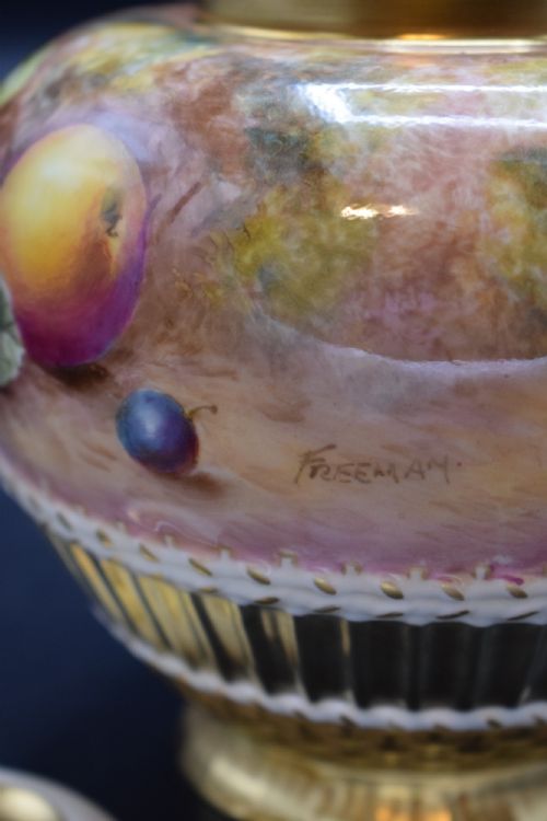 ROYAL WORCESTER PAINTED FRUIT POT POURRI VASE - ADDITIONAL PHOTO 4