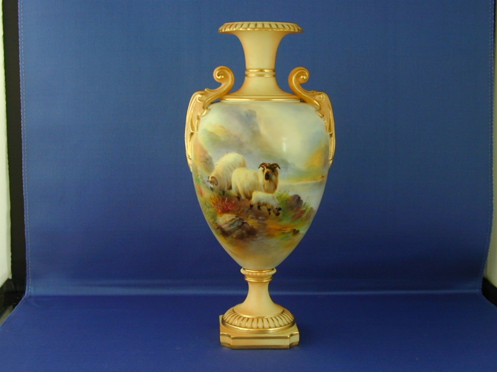 Royal Worcester vase signed Harry Davis