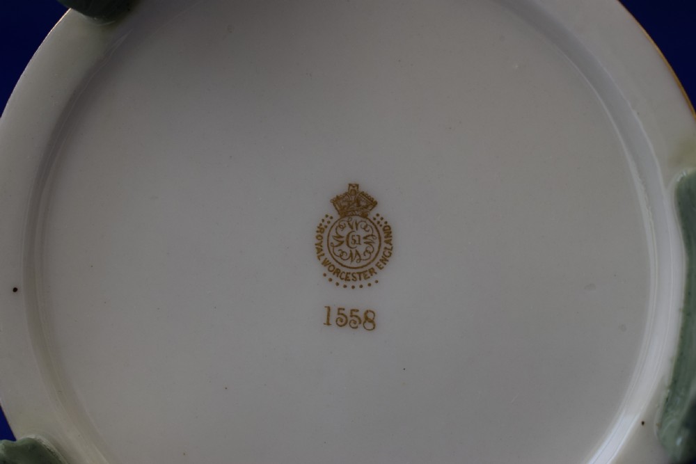 Royal Worcester reticulated candy box and cover by George Owen View IV