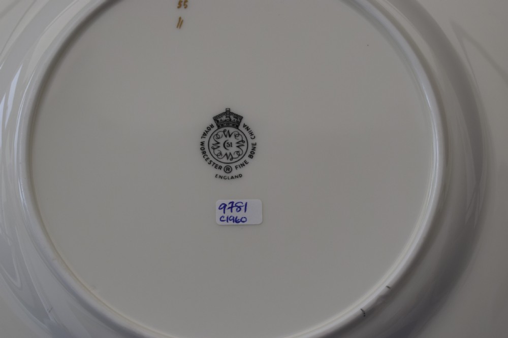 Royal Worcester rope edge dinner plate 10.75” Painted fruit View III