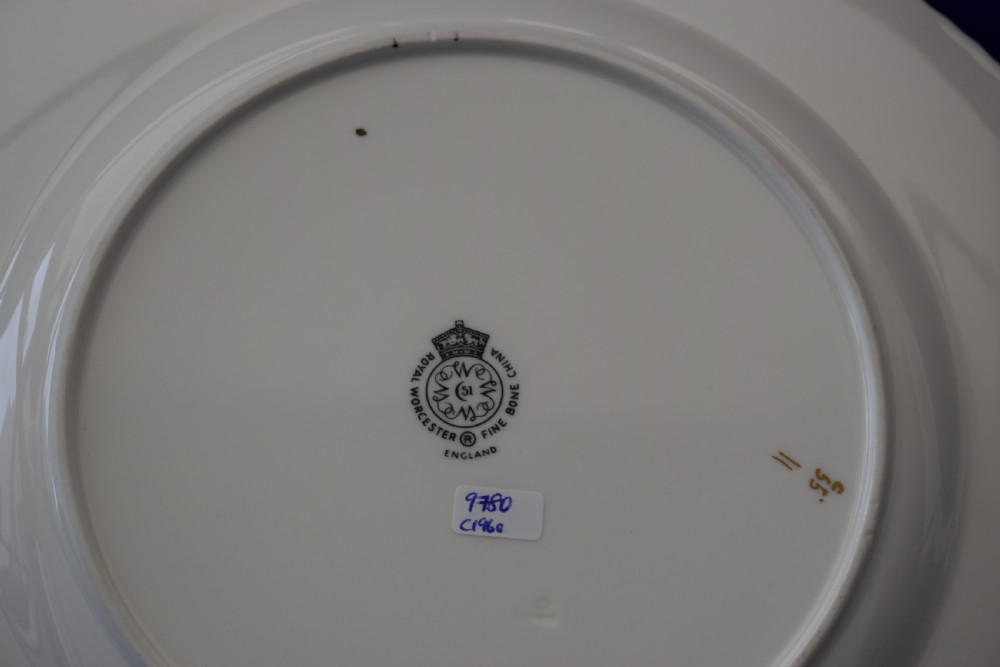 Royal Worcester rope edge painted fruit dinner plate 10.75