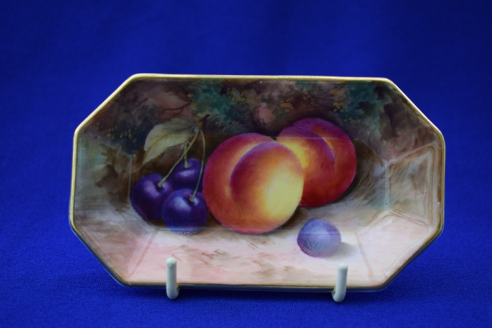 Royal Worcester pair of painted fruit bon bon dishes artist signed