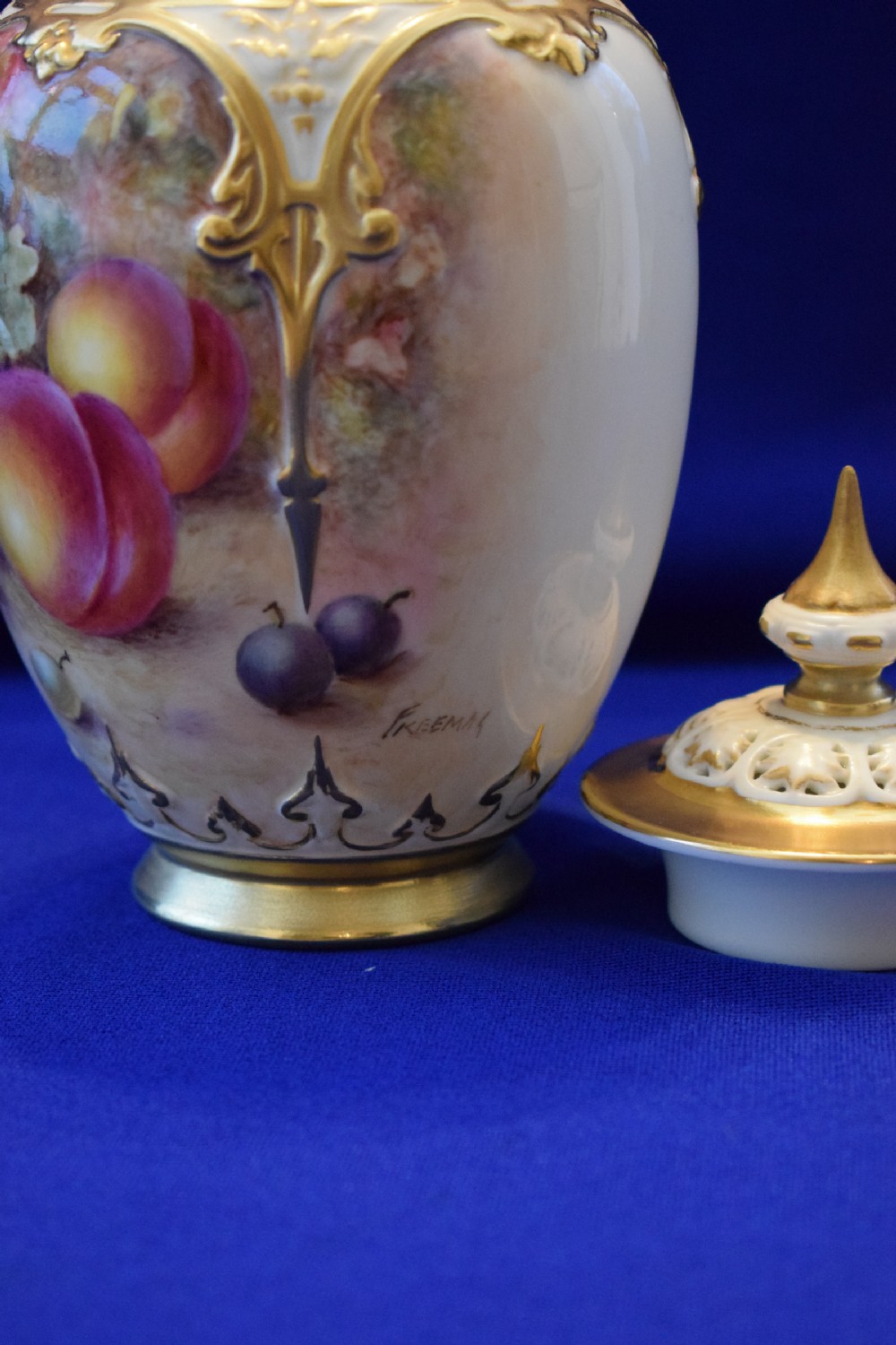 Royal Worcester painted fruit pot pourri by Freeman View II