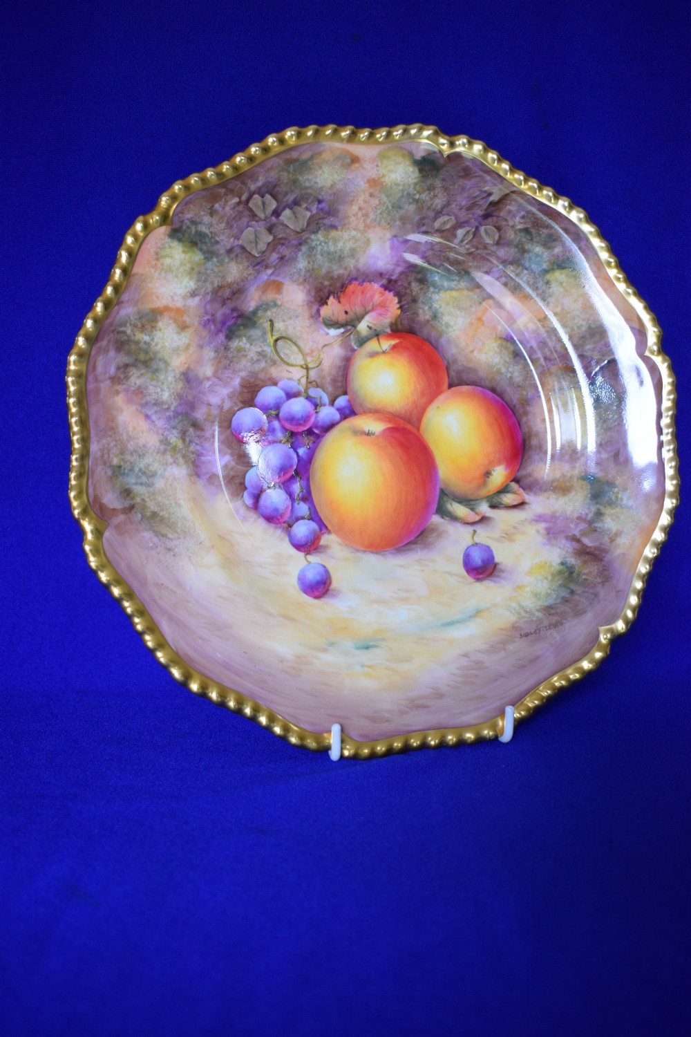 Royal Worcester painted fruit large size dinner plate rope edge