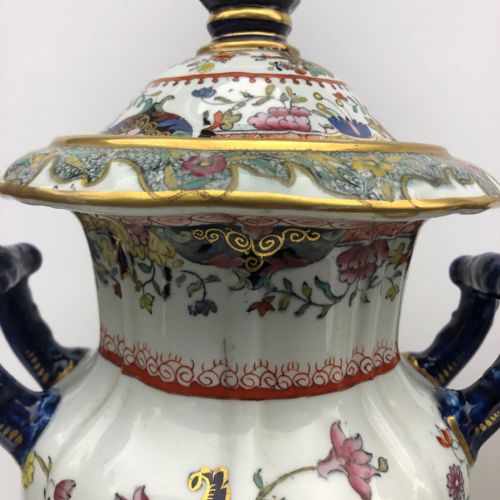 PAIR OF MASONS IRONSTONE ESSENCE JARS AND COVERS 1820 - ADDITIONAL PHOTO 3
