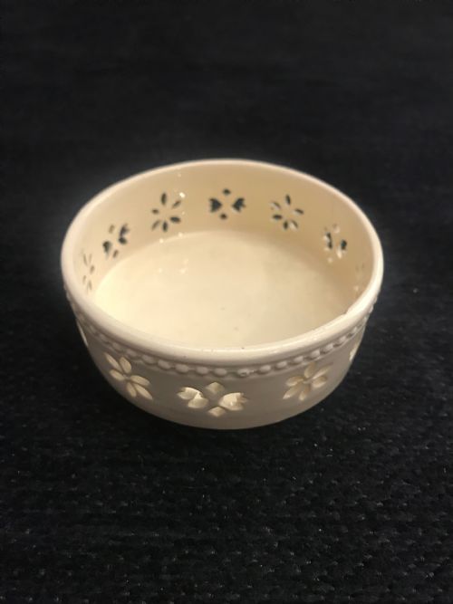 SET OF 12 PIERCED CREAMWARE GLASS COASTERS 1780 - ADDITIONAL PHOTO 2