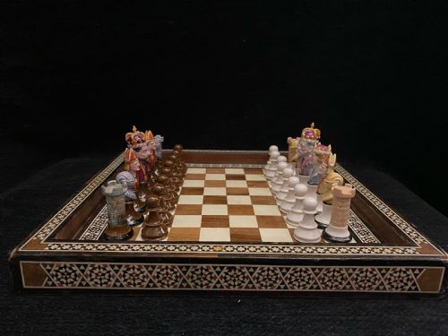 EXQUISITE MACINTYRE FAIENCE CHESS SET 1920 - ADDITIONAL PHOTO 2