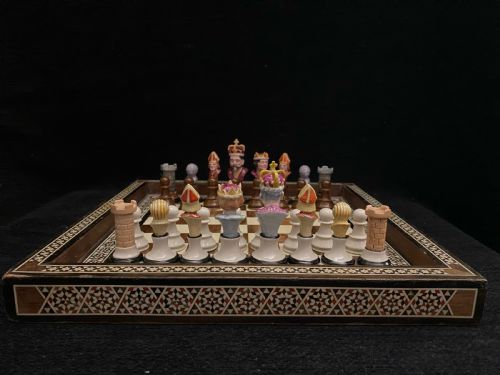 EXQUISITE MACINTYRE FAIENCE CHESS SET 1920 - ADDITIONAL PHOTO 3