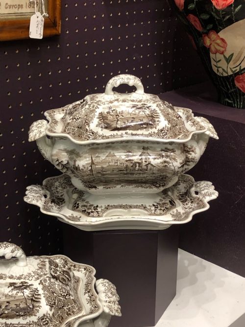 EXQUISITE PAIR OF RIDGWAY TUREENS IN BROWN AND WHITE TRANSFER 1830 - ADDITIONAL PHOTO 2