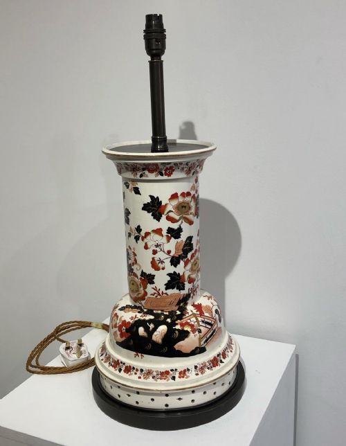 unusual wedgwood lamp with clobbered detail and bronze mounts 1850 - CATEGORY: ANTIQUE LIGHTING - DATED VICTORIAN