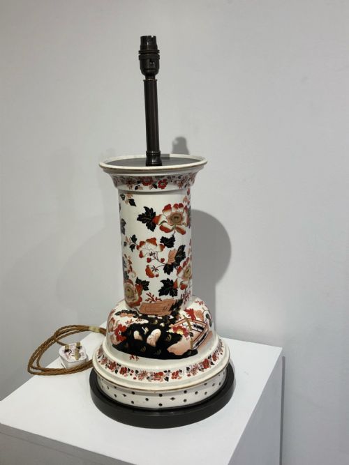 UNUSUAL WEDGWOOD LAMP WITH CLOBBERED DETAIL AND BRONZE MOUNTS 1850 - ADDITIONAL PHOTO 2