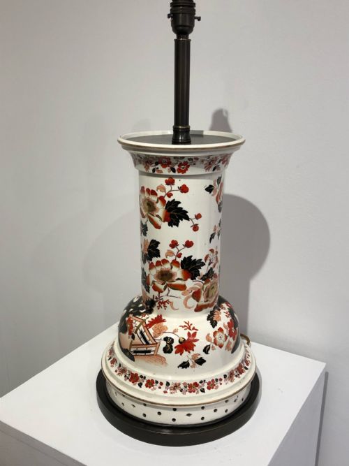 UNUSUAL WEDGWOOD LAMP WITH CLOBBERED DETAIL AND BRONZE MOUNTS 1850 - ADDITIONAL PHOTO 3