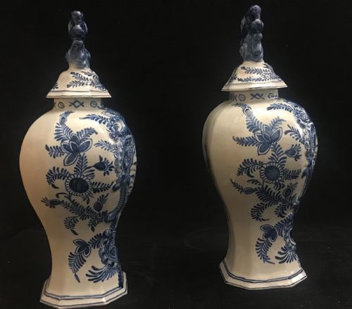 LARGE PAIR OF DELFT VASES 18501860 - ADDITIONAL PHOTO 6