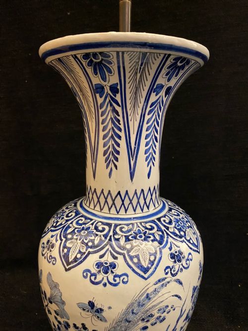 PAIR OF DELFT FAIENCE VASES CONVERTED TO LAMPS 1850 - ADDITIONAL PHOTO 3
