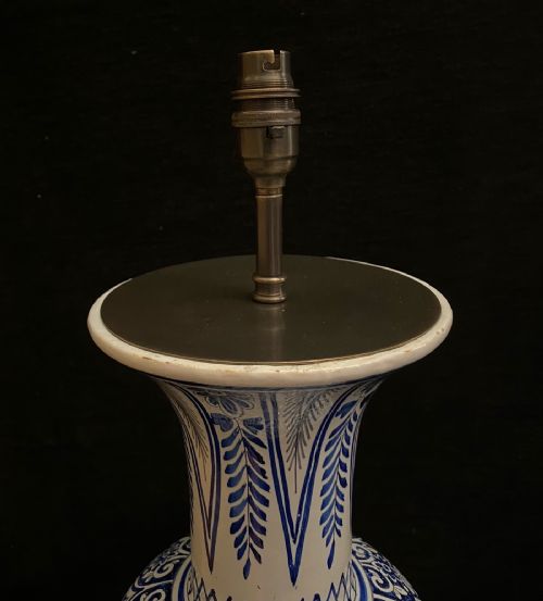 PAIR OF DELFT FAIENCE VASES CONVERTED TO LAMPS 1850 - ADDITIONAL PHOTO 6