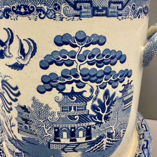 STAFFORDSHIRE BLUE AND WHITE CHEESE DOME IN WILLOW PATTERN 18351845 - ADDITIONAL PHOTO 6