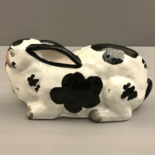 RARE PAIR OF STAFFORDSHIRE RABBITS 18601870 - ADDITIONAL PHOTO 3