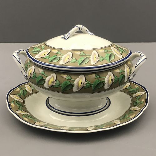 PAIR OF WEDGWOOD CREAMWARE SAUCE TUREENS 1830 - ADDITIONAL PHOTO 2