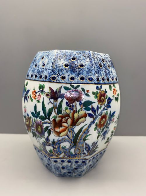 ENGLISH IRONSTONE GARDEN SEAT IN CLOBBERED FLOW BLUE 18451855 - ADDITIONAL PHOTO 3