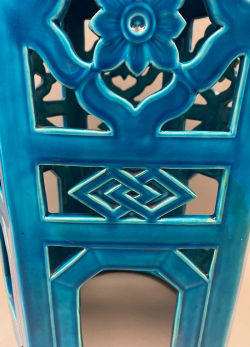 EXQUISITE PAIR OF MINTON MAJOLICA GARDEN SEATS 18701880 - ADDITIONAL PHOTO 4