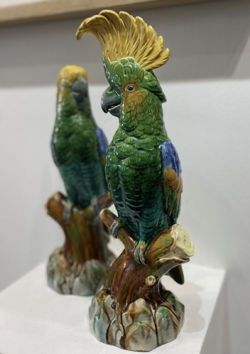 PAIR OF MINTON PARROTS 1870 - ADDITIONAL PHOTO 1