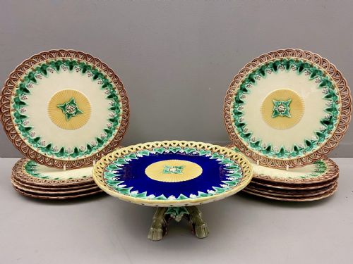 WEDGWOOD MAJOLICA DESSERT SERVICE 1870 - ADDITIONAL PHOTO 1