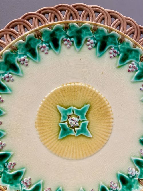 WEDGWOOD MAJOLICA DESSERT SERVICE 1870 - ADDITIONAL PHOTO 3