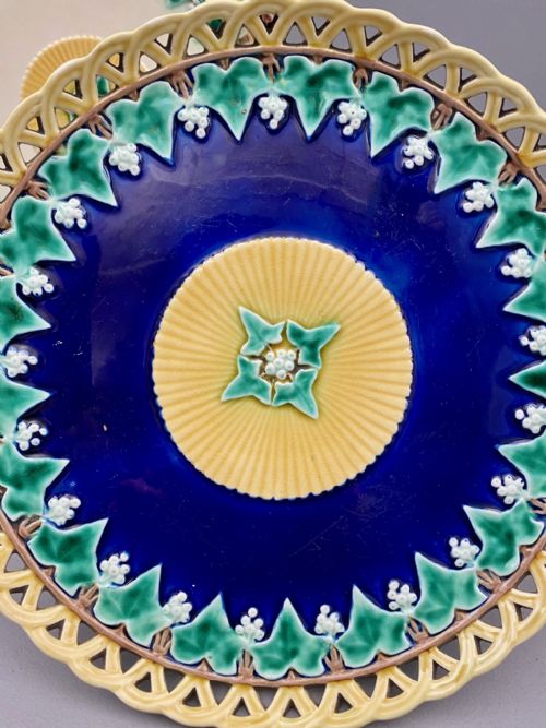WEDGWOOD MAJOLICA DESSERT SERVICE 1870 - ADDITIONAL PHOTO 4