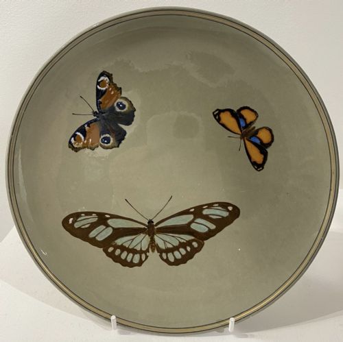 PAIR OF MINTON BUTTERFLY CHARGERS 1860 - ADDITIONAL PHOTO 5